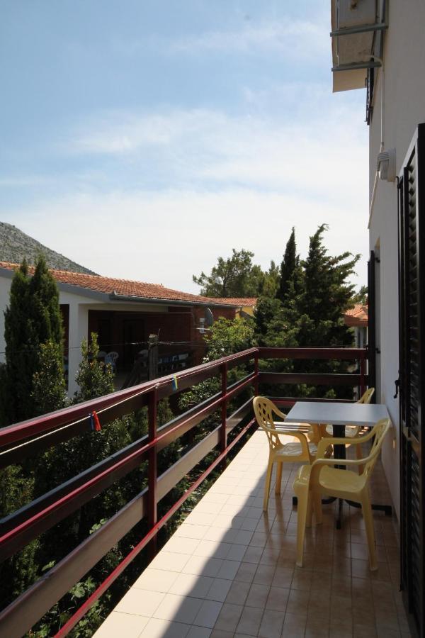 Apartments And Rooms By The Sea Starigrad, Paklenica - 6591 Екстериор снимка