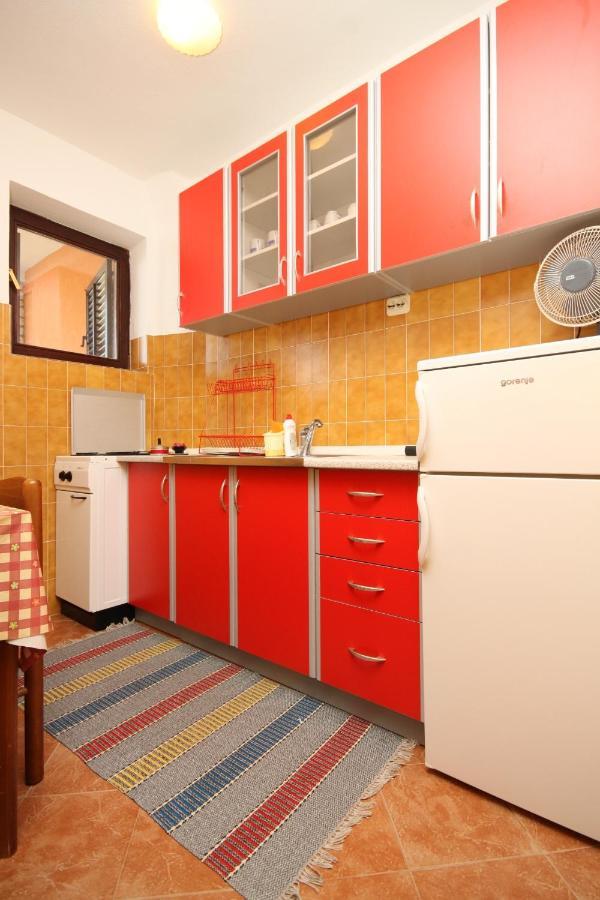Apartments And Rooms By The Sea Starigrad, Paklenica - 6591 Екстериор снимка
